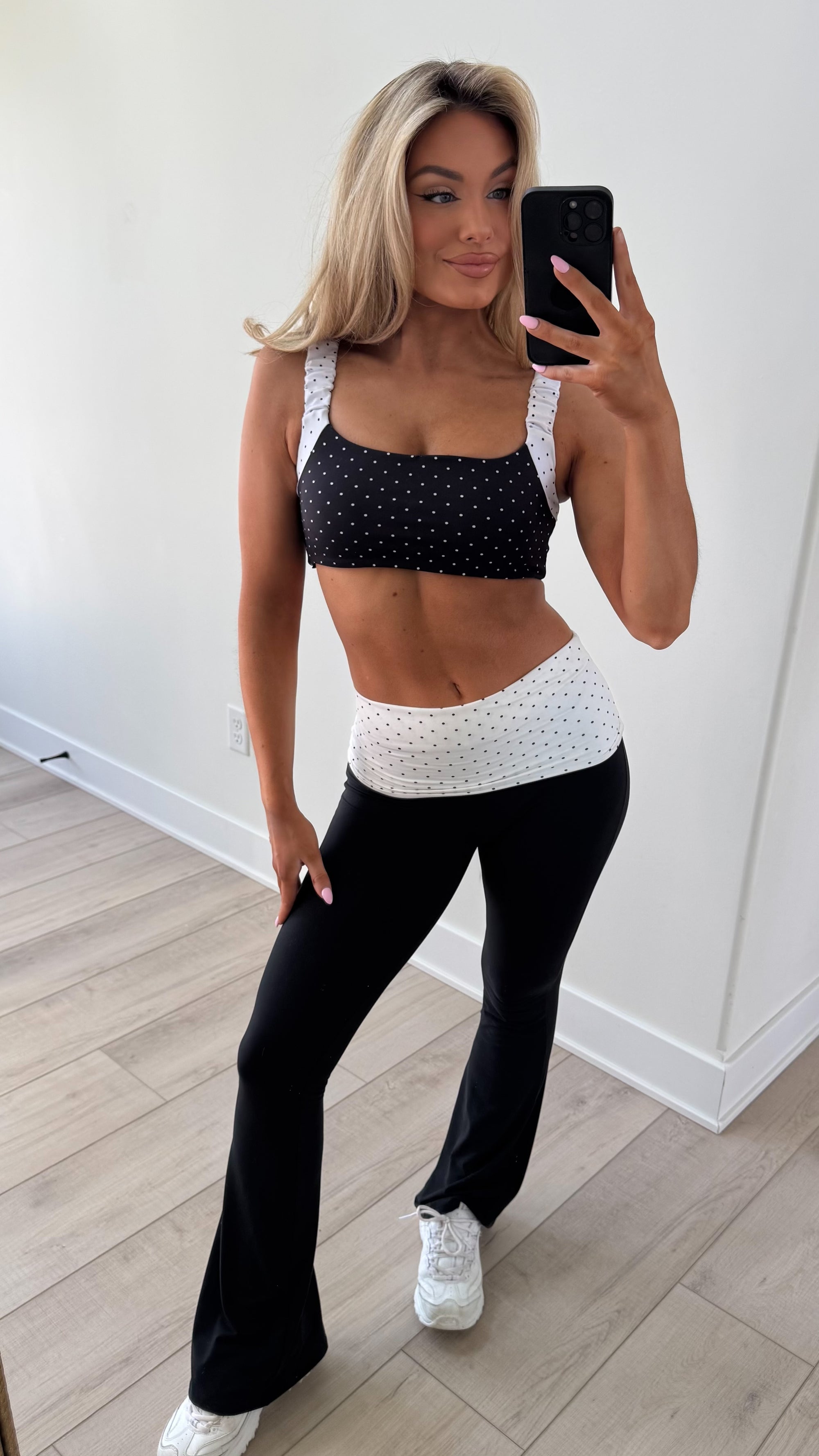 CLASSIC POLKA DOT SCRUNCH TOP