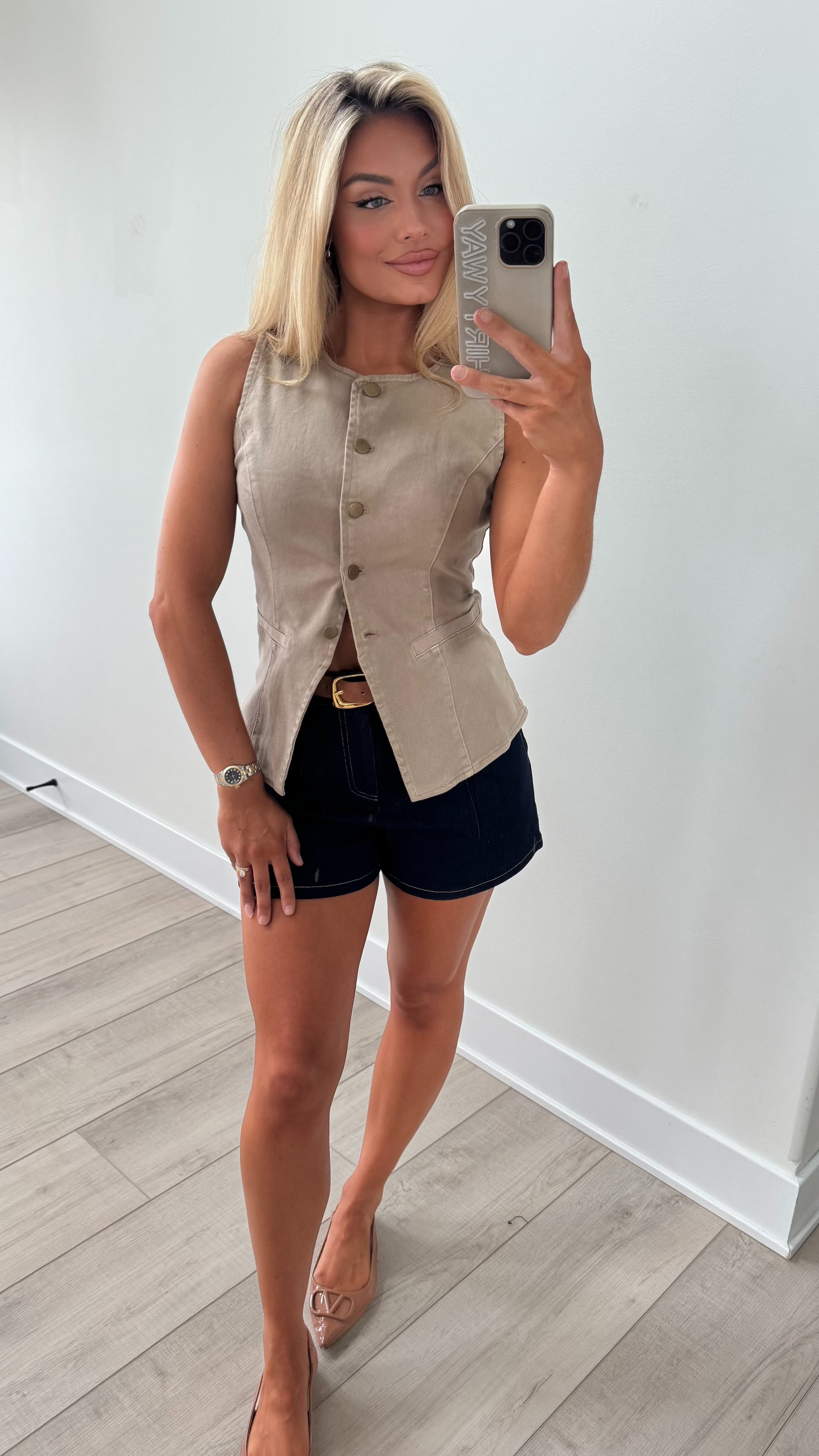 ESTATE BUTTON DOWN VEST TOP
