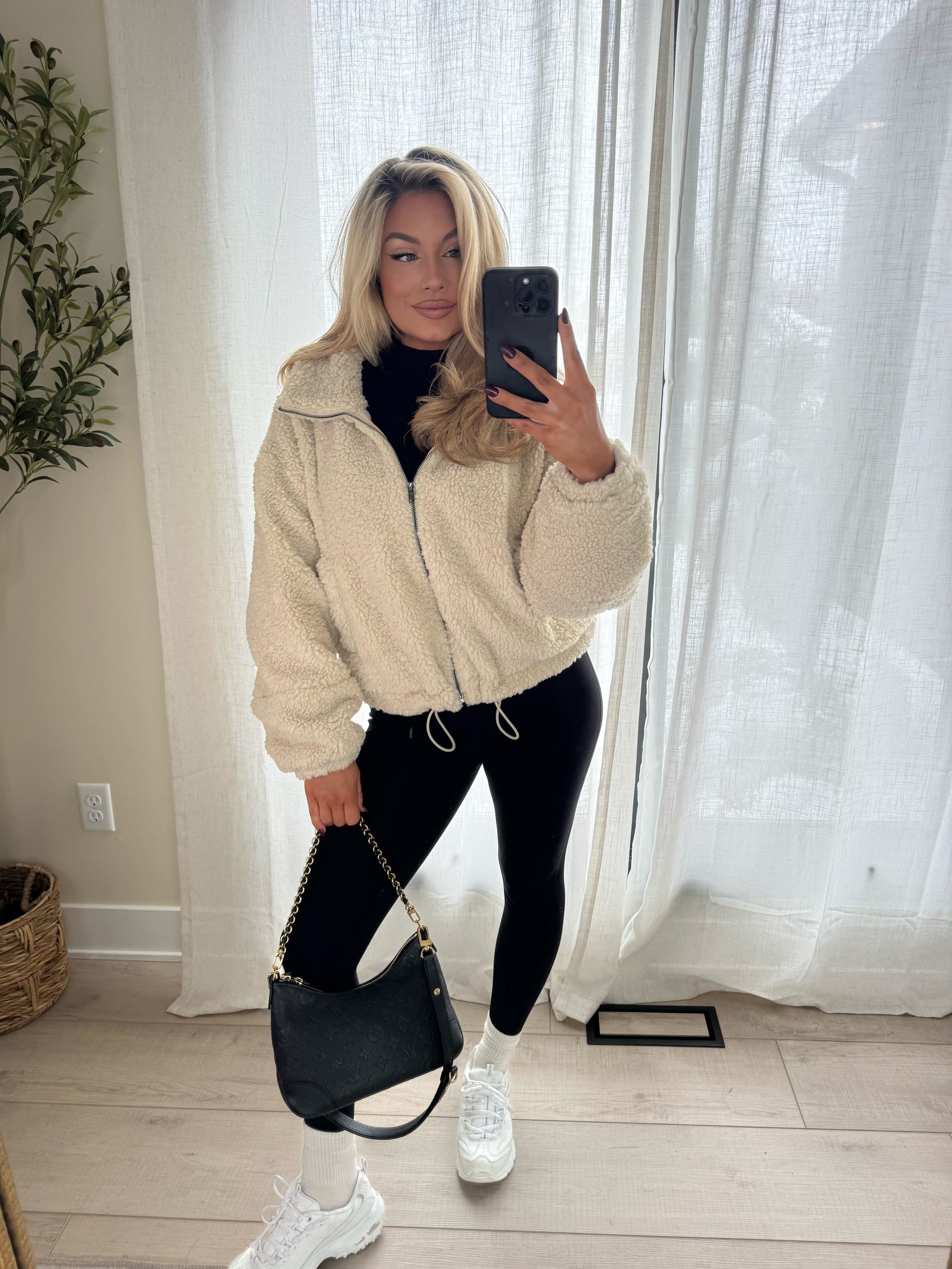 SNOWFALL SHERPA JACKET