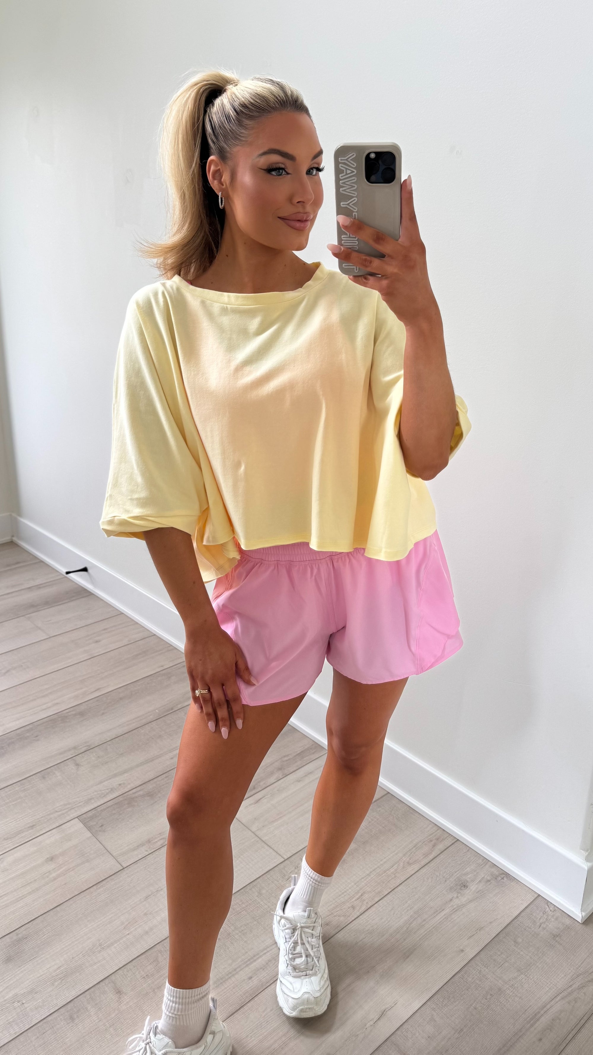 OFF COURT CROPPED TEE LEMON