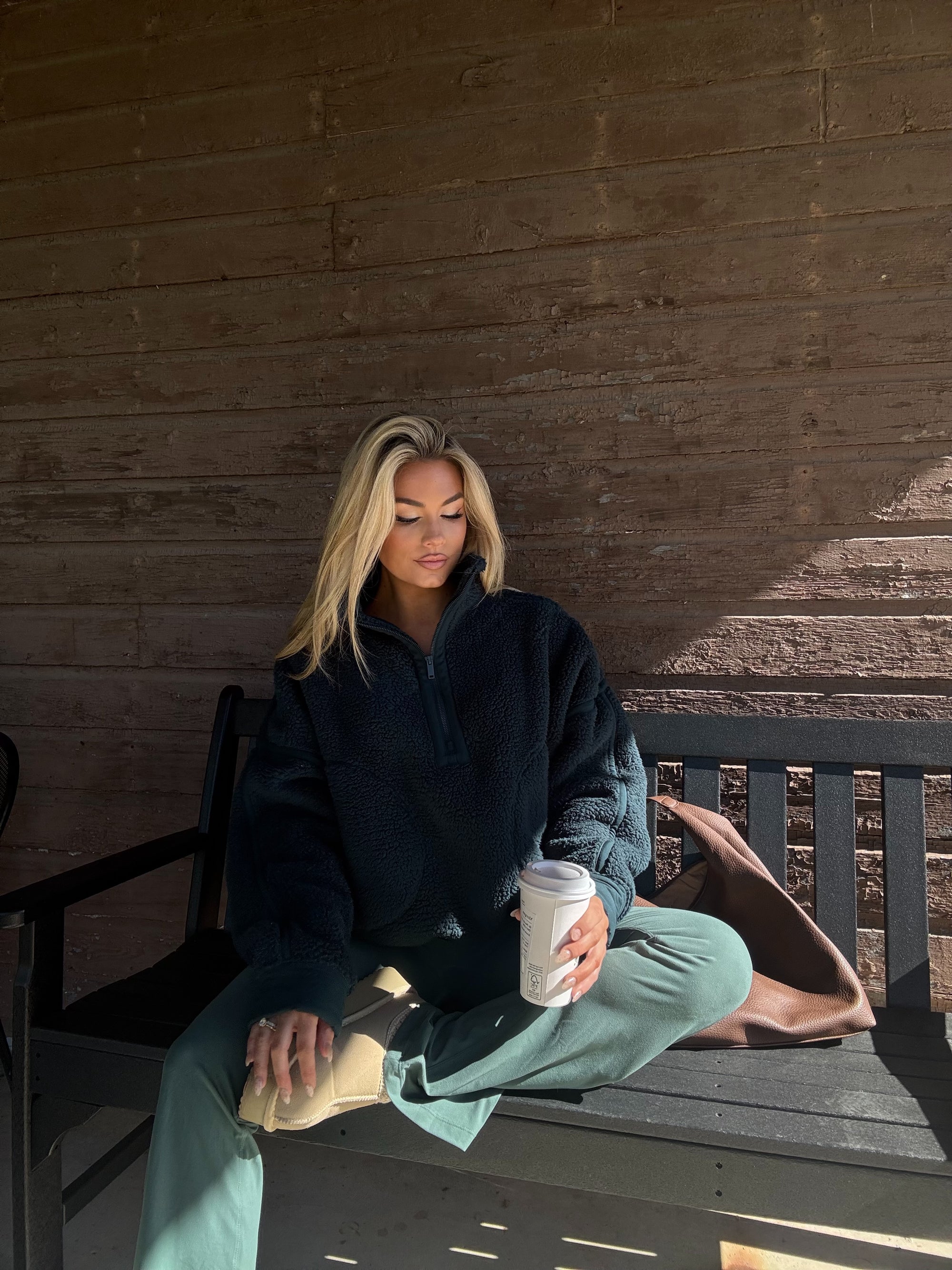 [PRE-ORDER] CABIN OVERSIZED SHERPA FLEECE FOREST GREEN