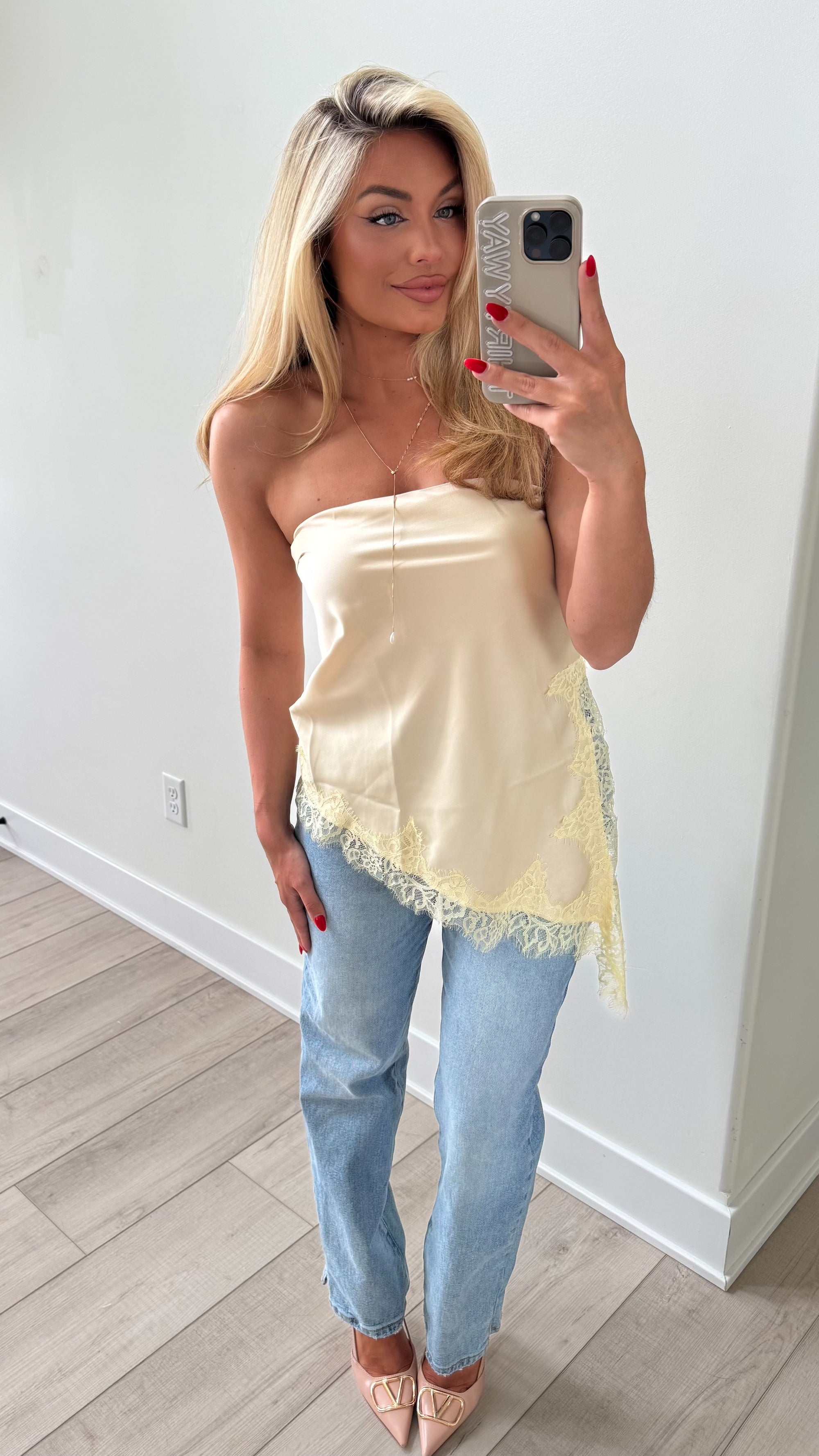ROSETTE STRAPLESS LACE TOP BUTTER