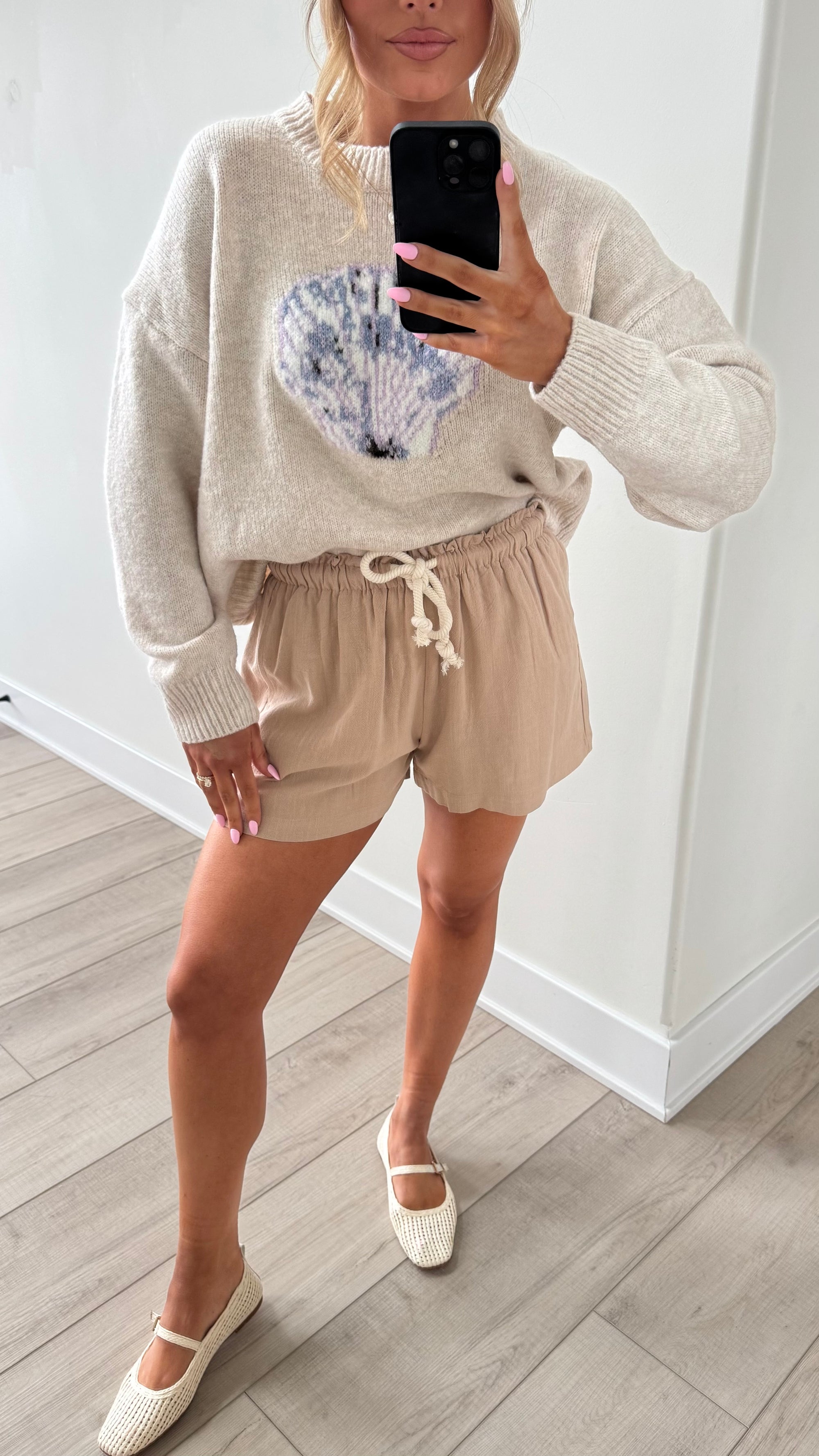 HIGH-WAISTED LINEN SHORTS TAN