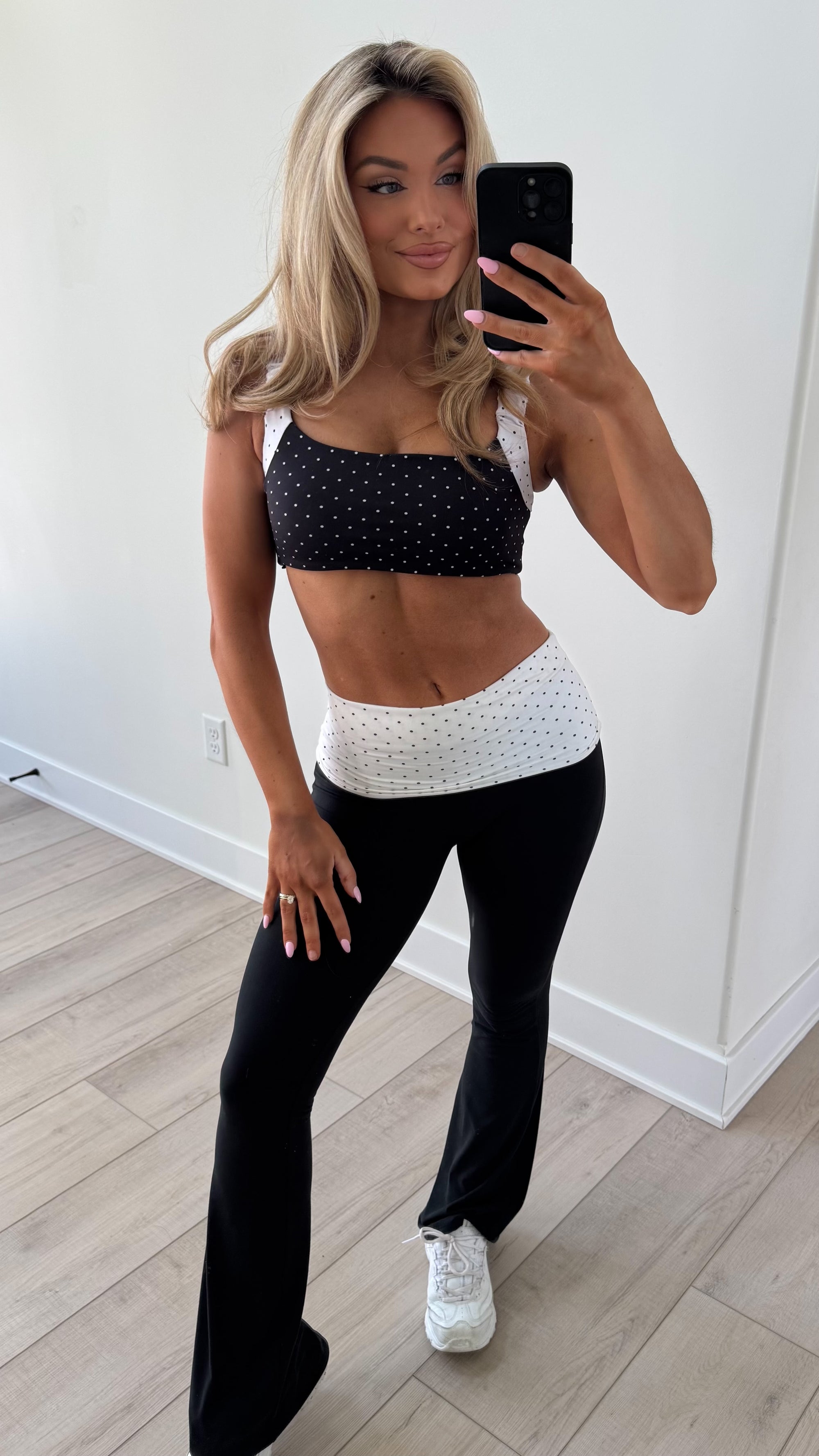 CLASSIC POLKA DOT SCRUNCH TOP