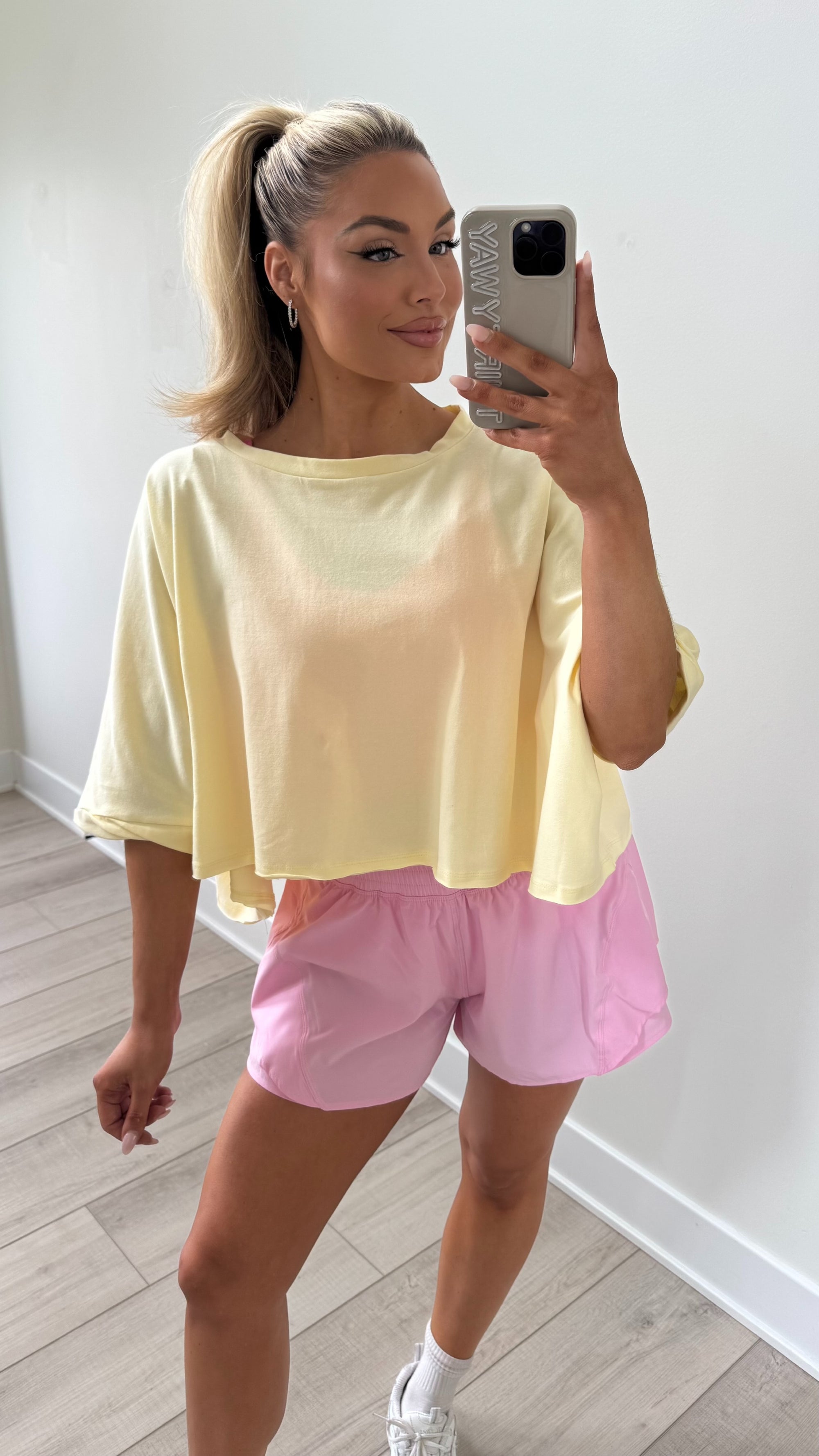 OFF COURT CROPPED TEE LEMON