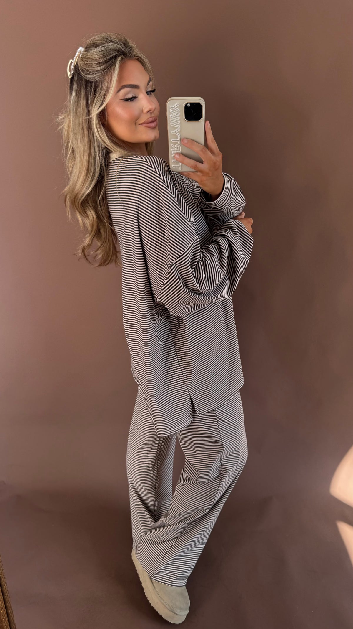 CABIN FEVER OVERSIZED FLEECE TOP THIN BROWN STRIPE