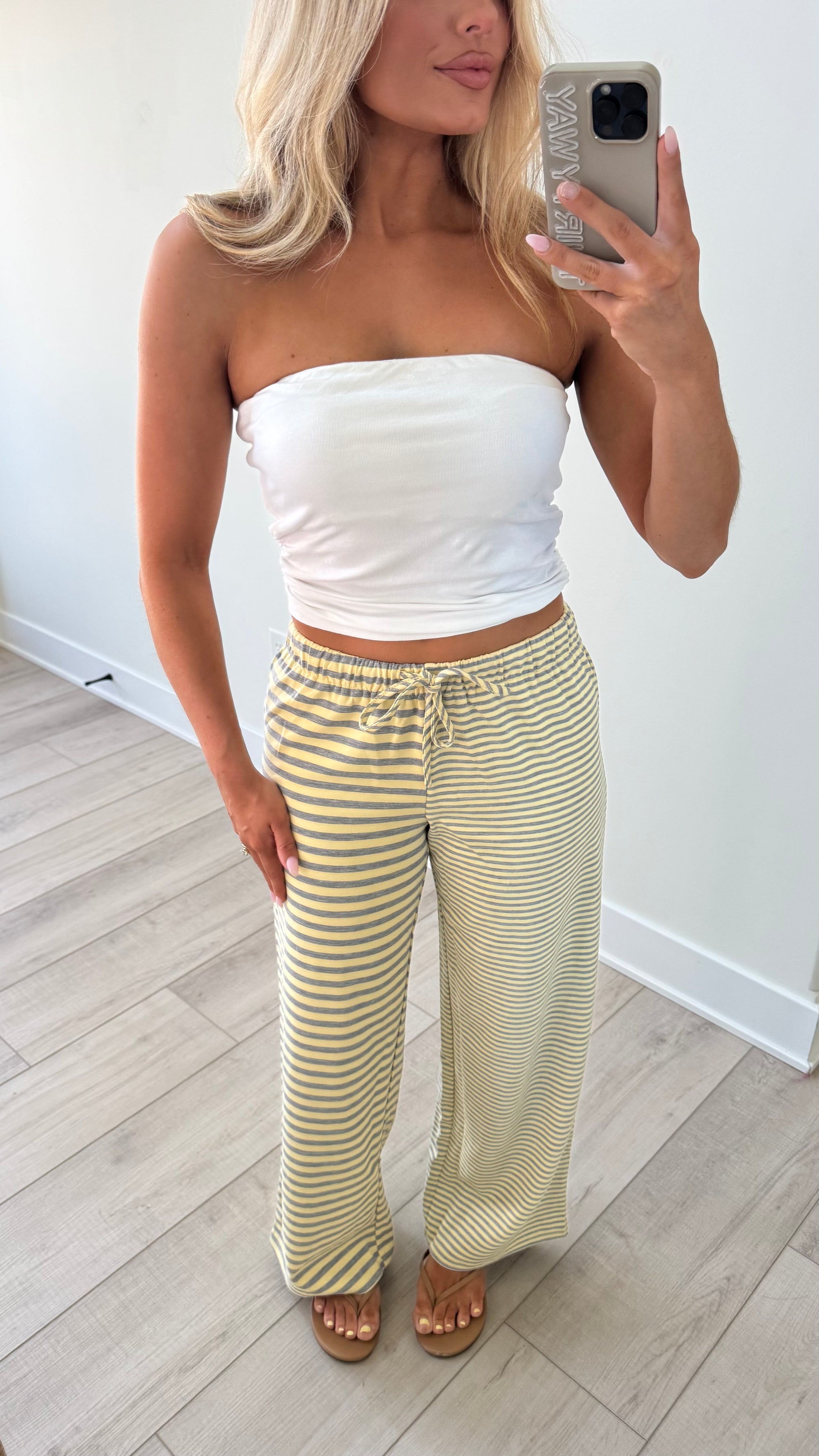 LOW-RISE STRIPED LOUNGE PANT BUTTER