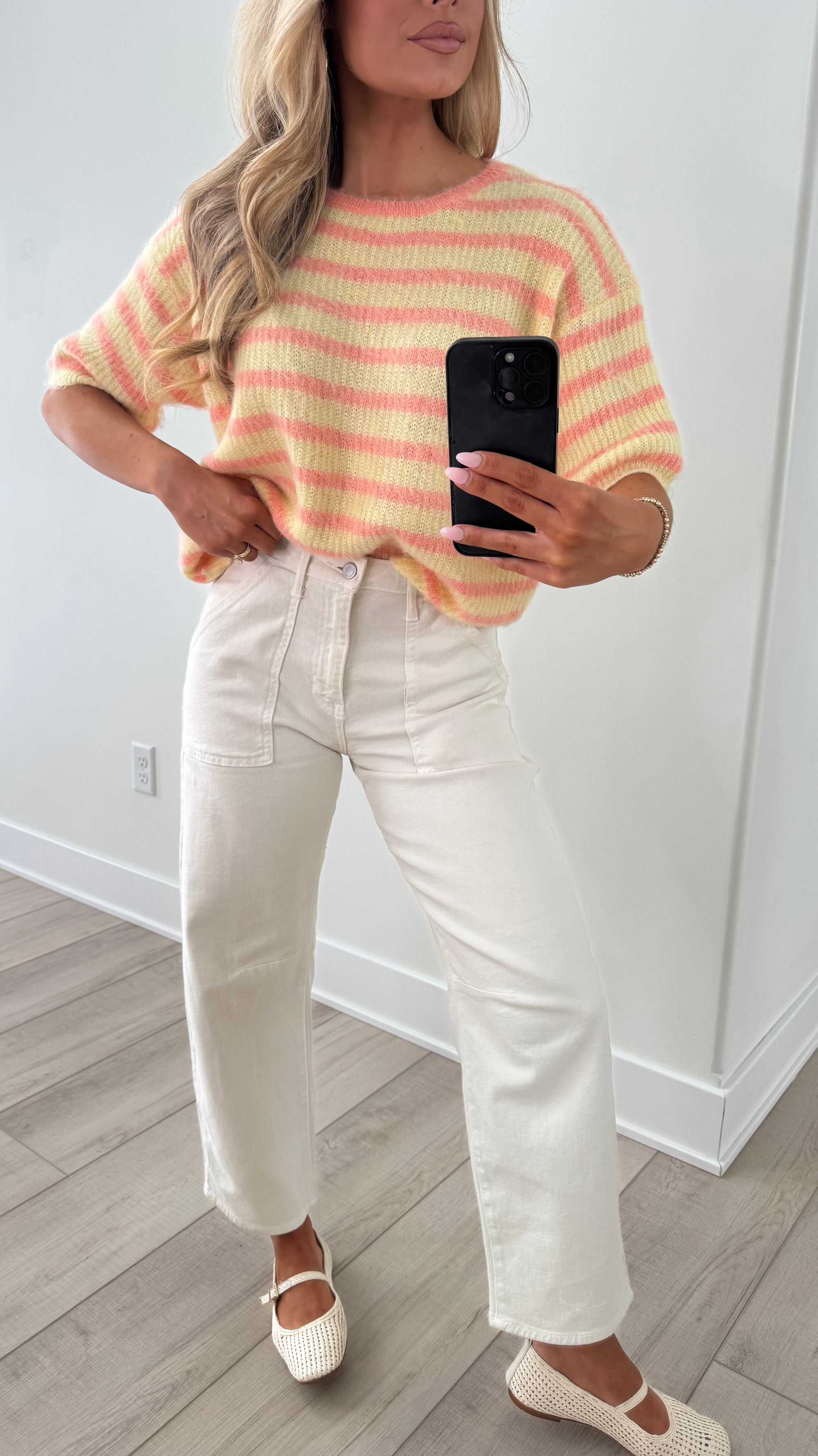 HIGH-WAISTED CREAM BARREL JEAN