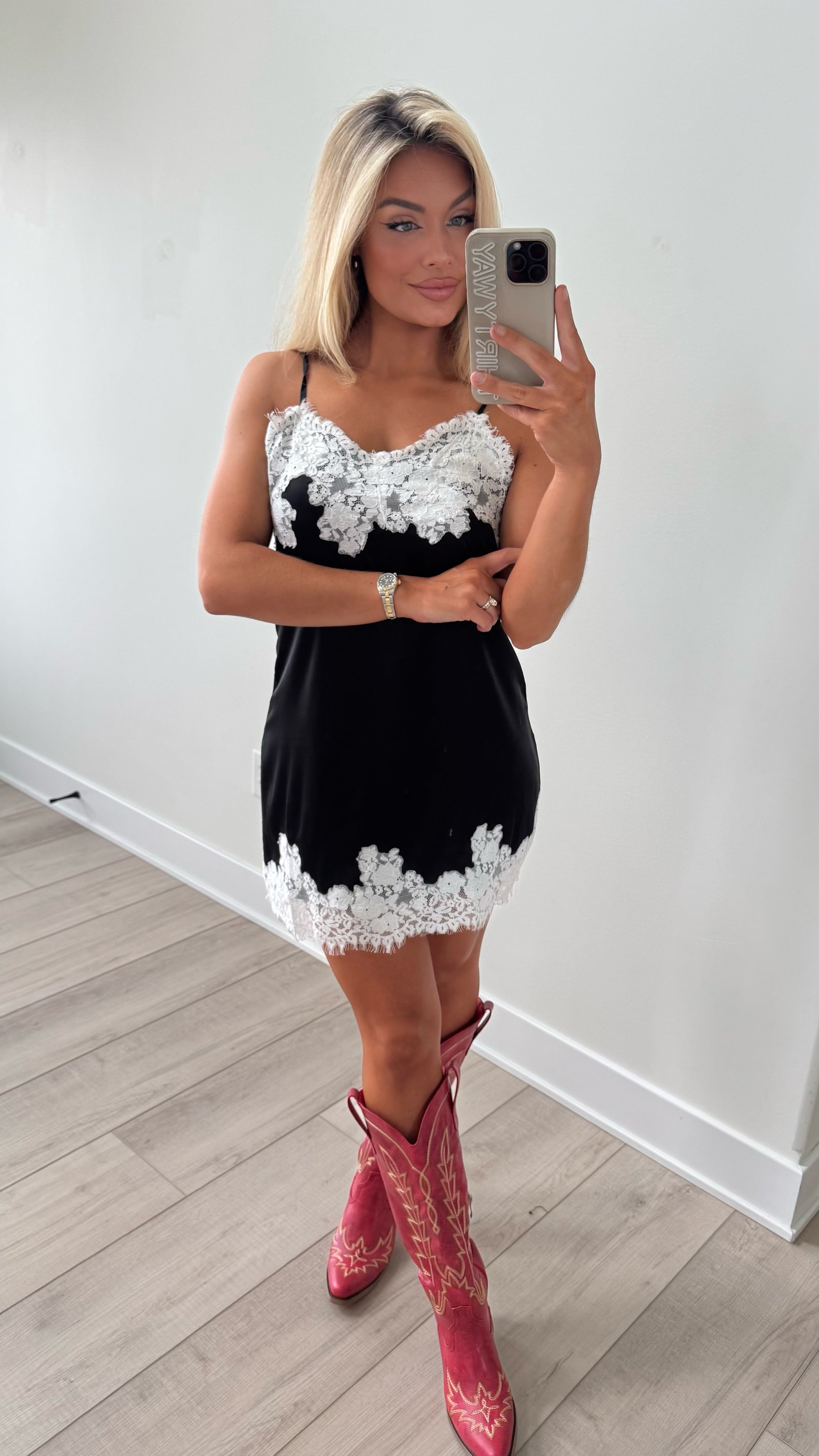 MIDNIGHT MUSE LACE MINI DRESS