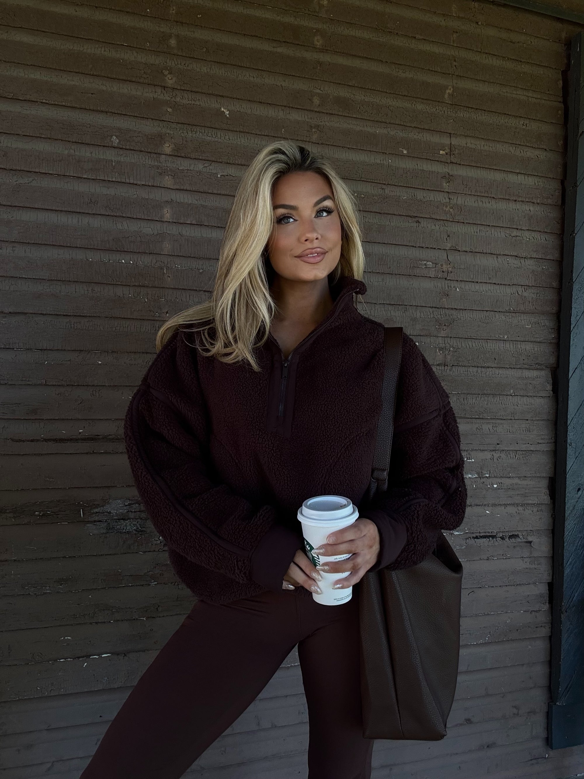 CABIN OVERSIZED SHERPA FLEECE CHOCOLATE