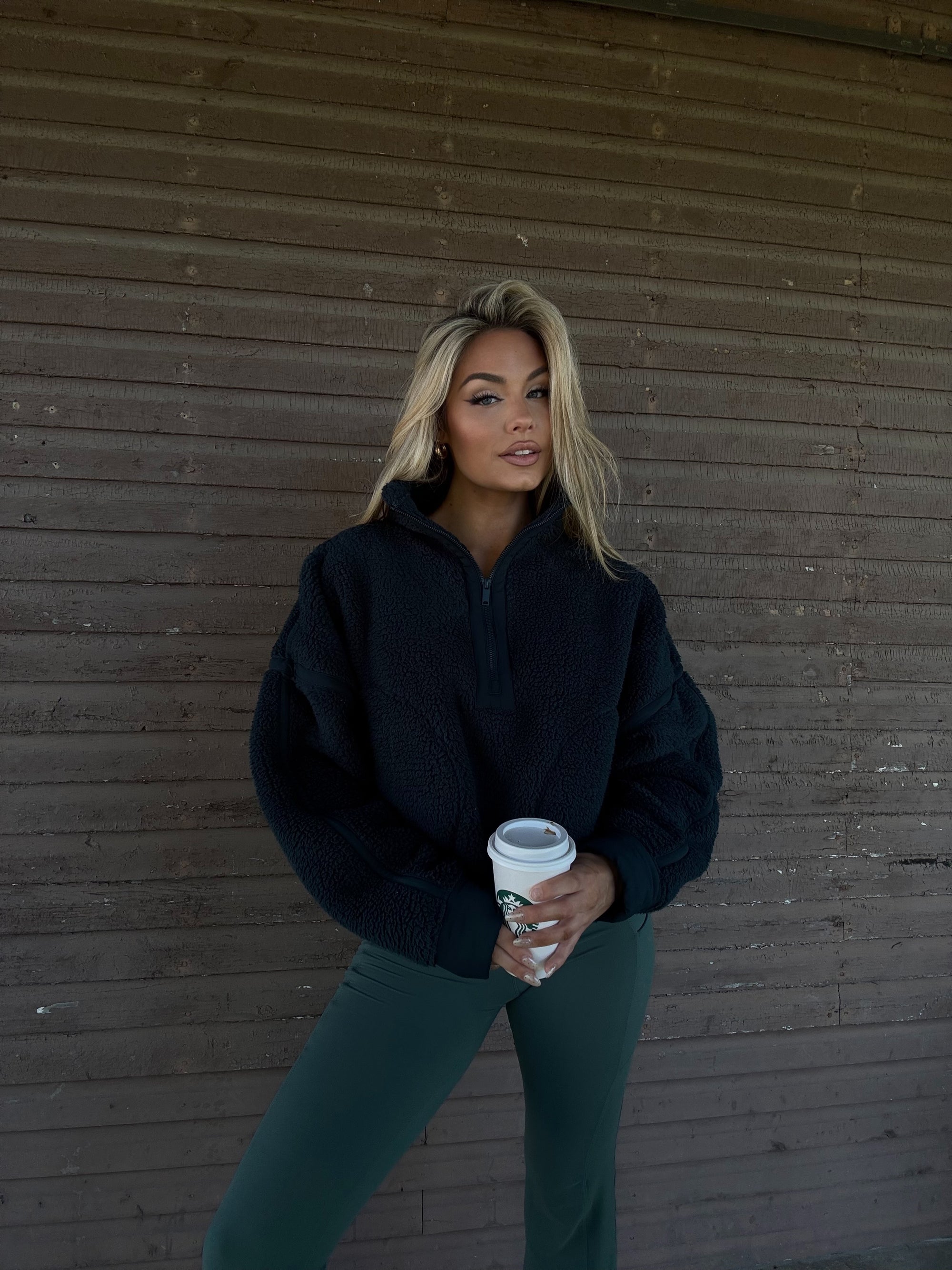 [PRE-ORDER] CABIN OVERSIZED SHERPA FLEECE FOREST GREEN