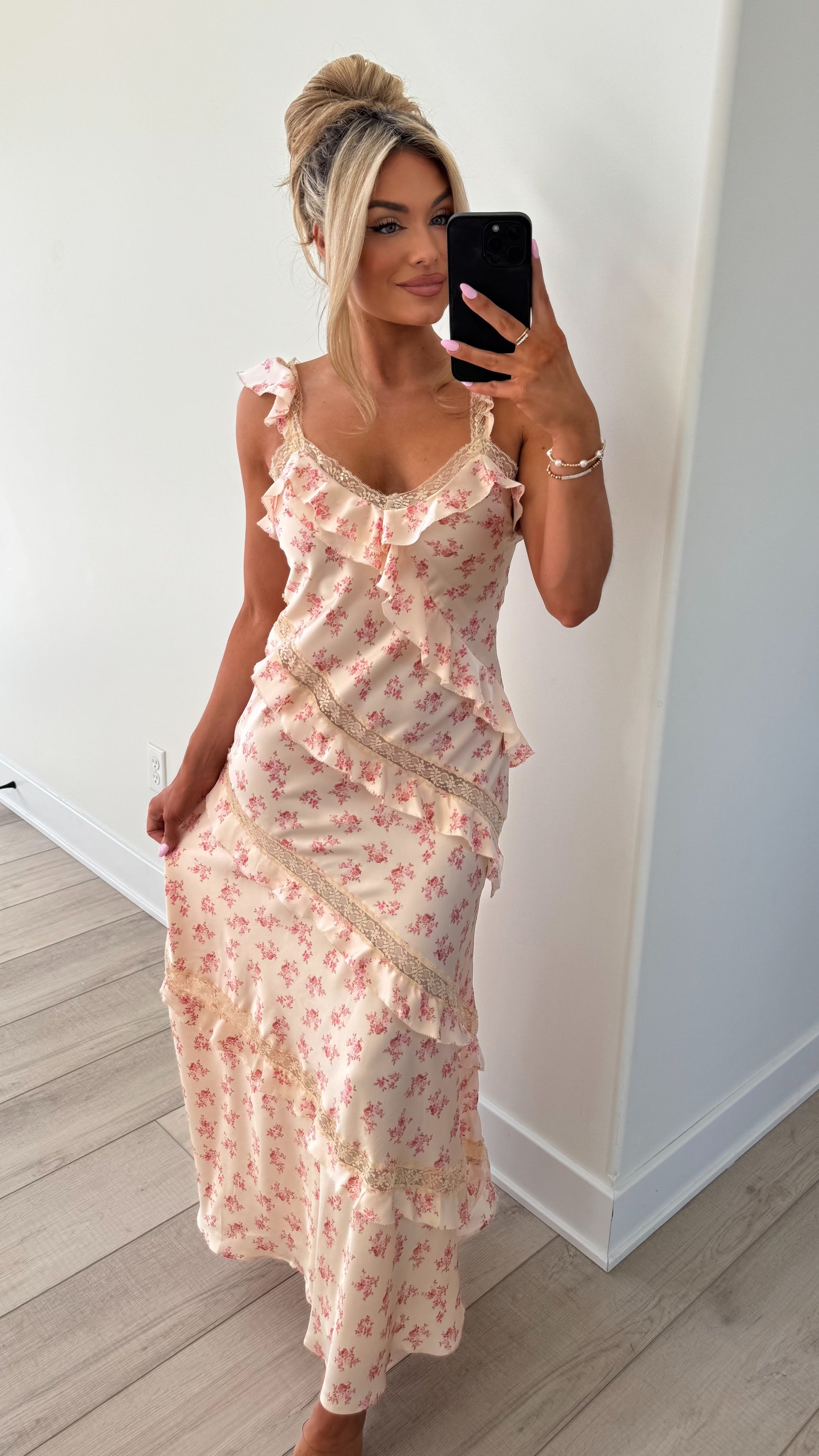 ELOISE FLORAL MAXI DRESS
