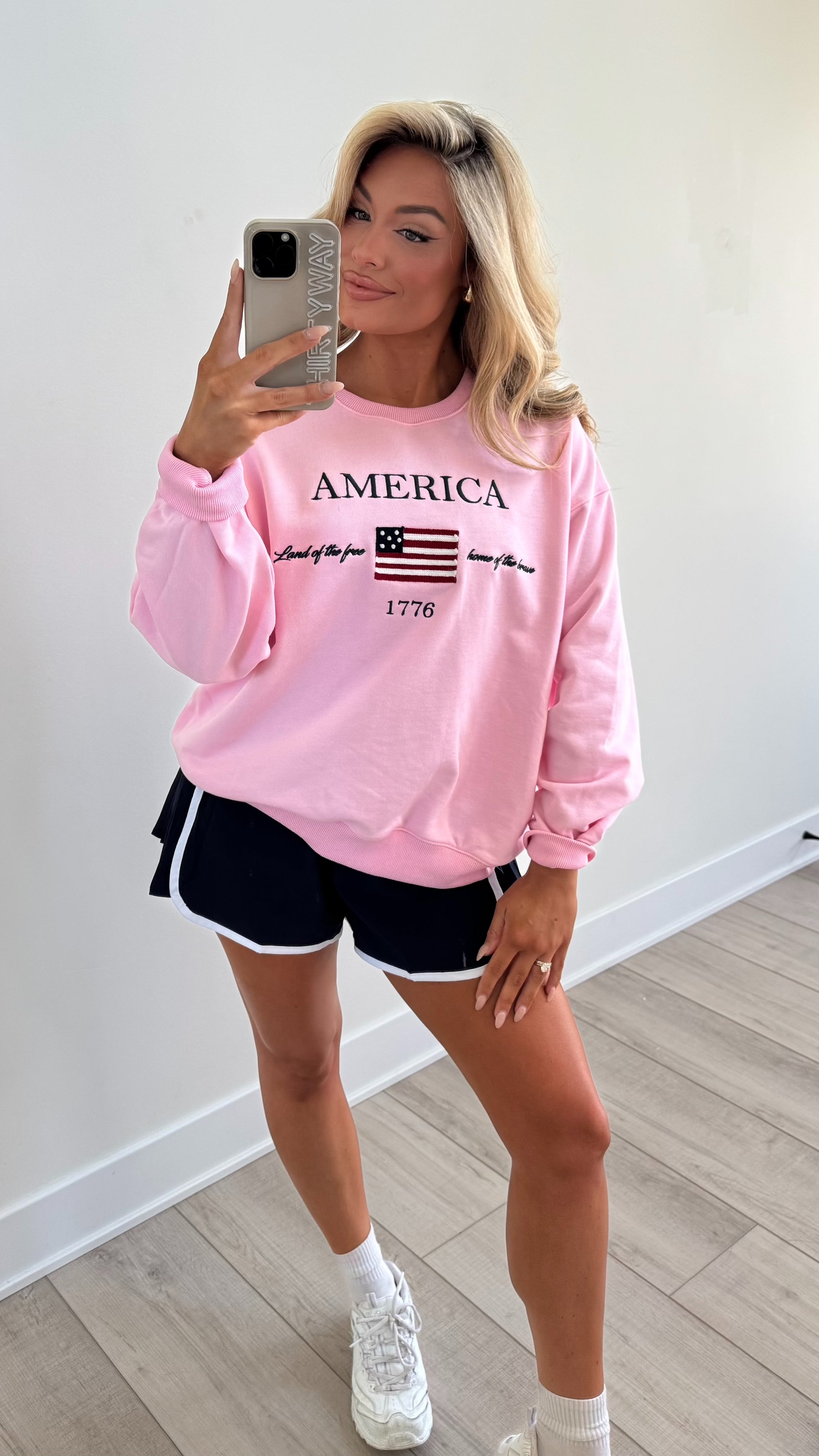AMERICAN SWEETHEART CREWNECK