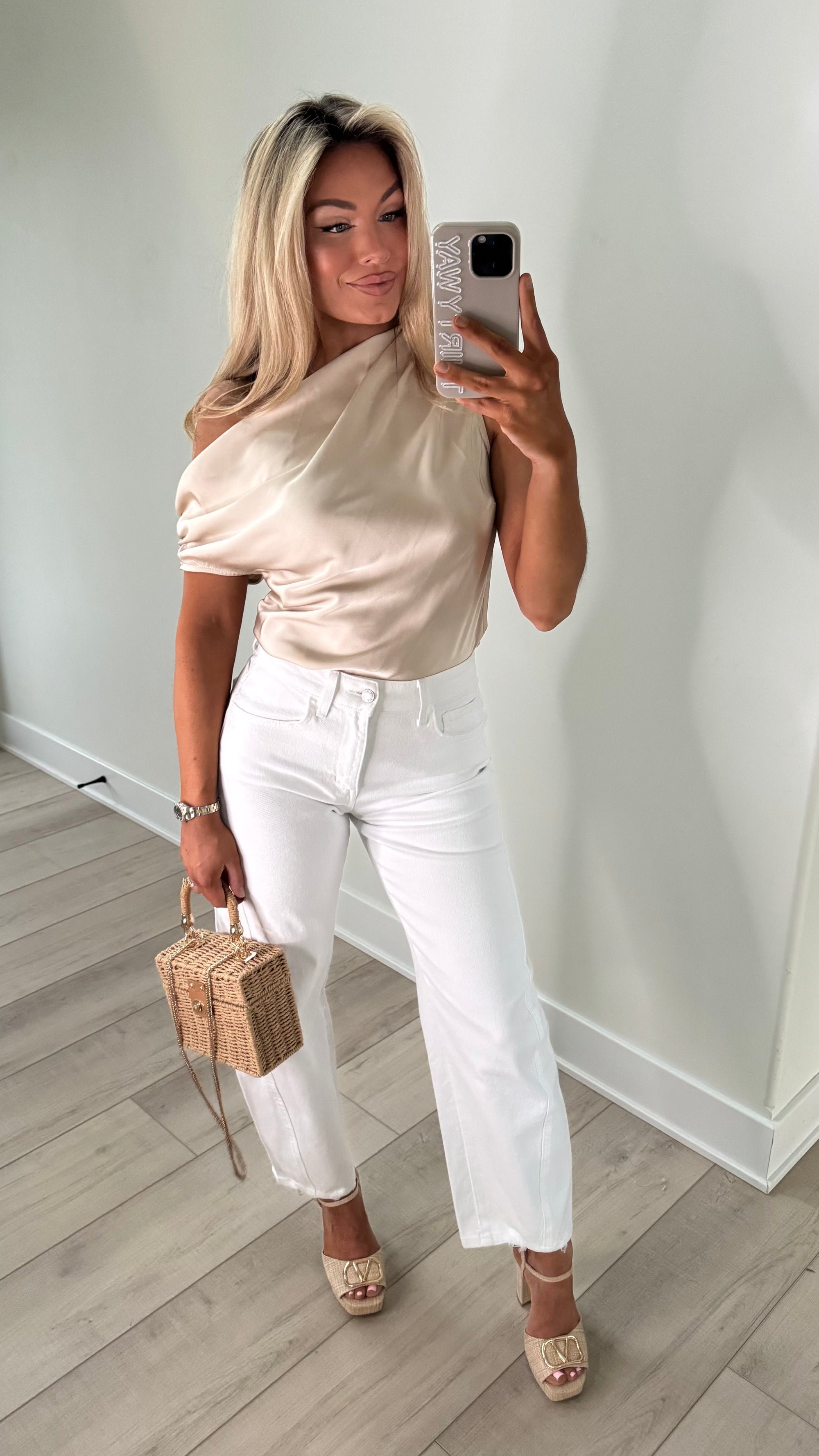 WHITE HIGH-RISE BARREL JEAN