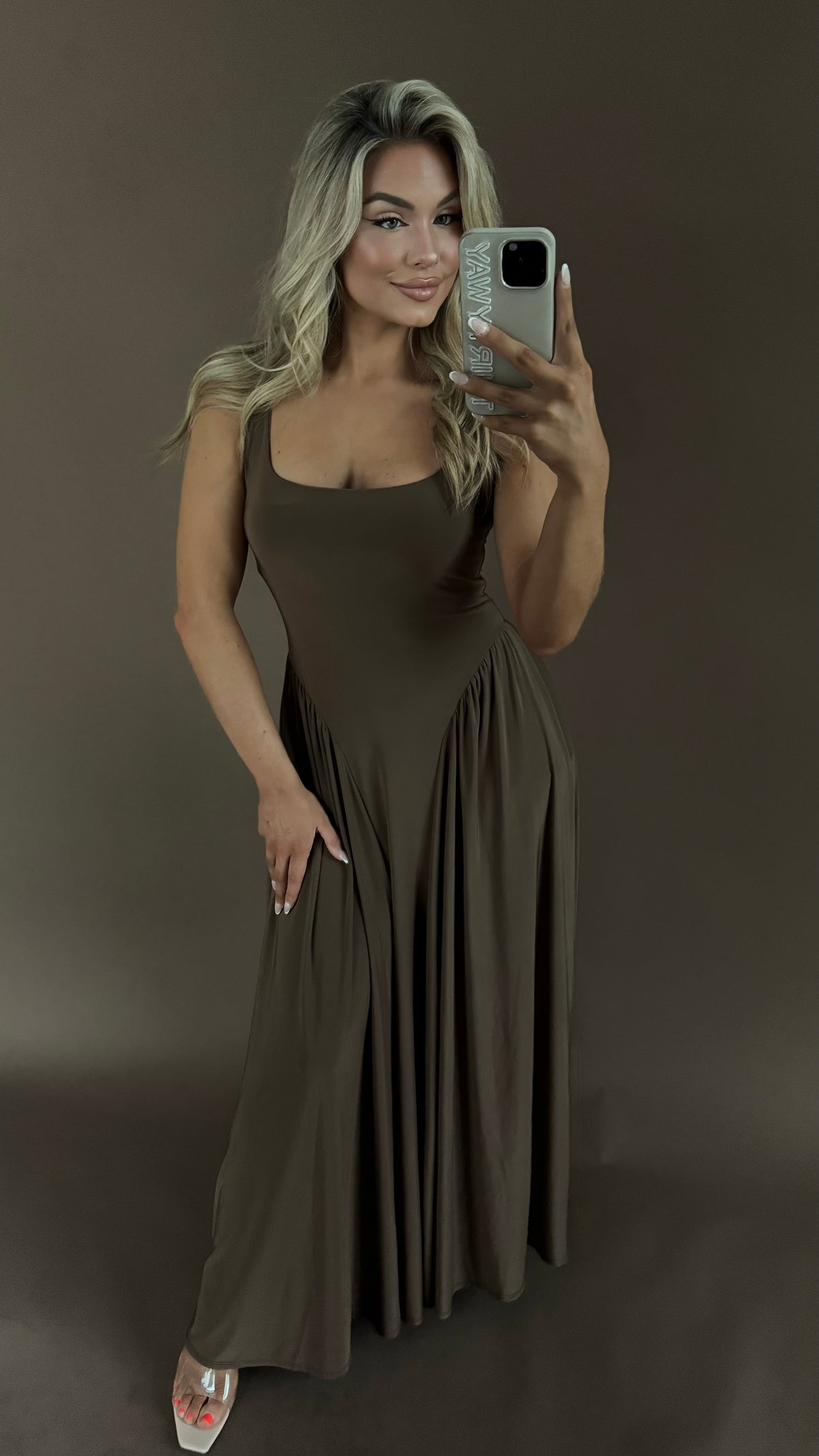 CLASSIC BROWN MAXI DRESS