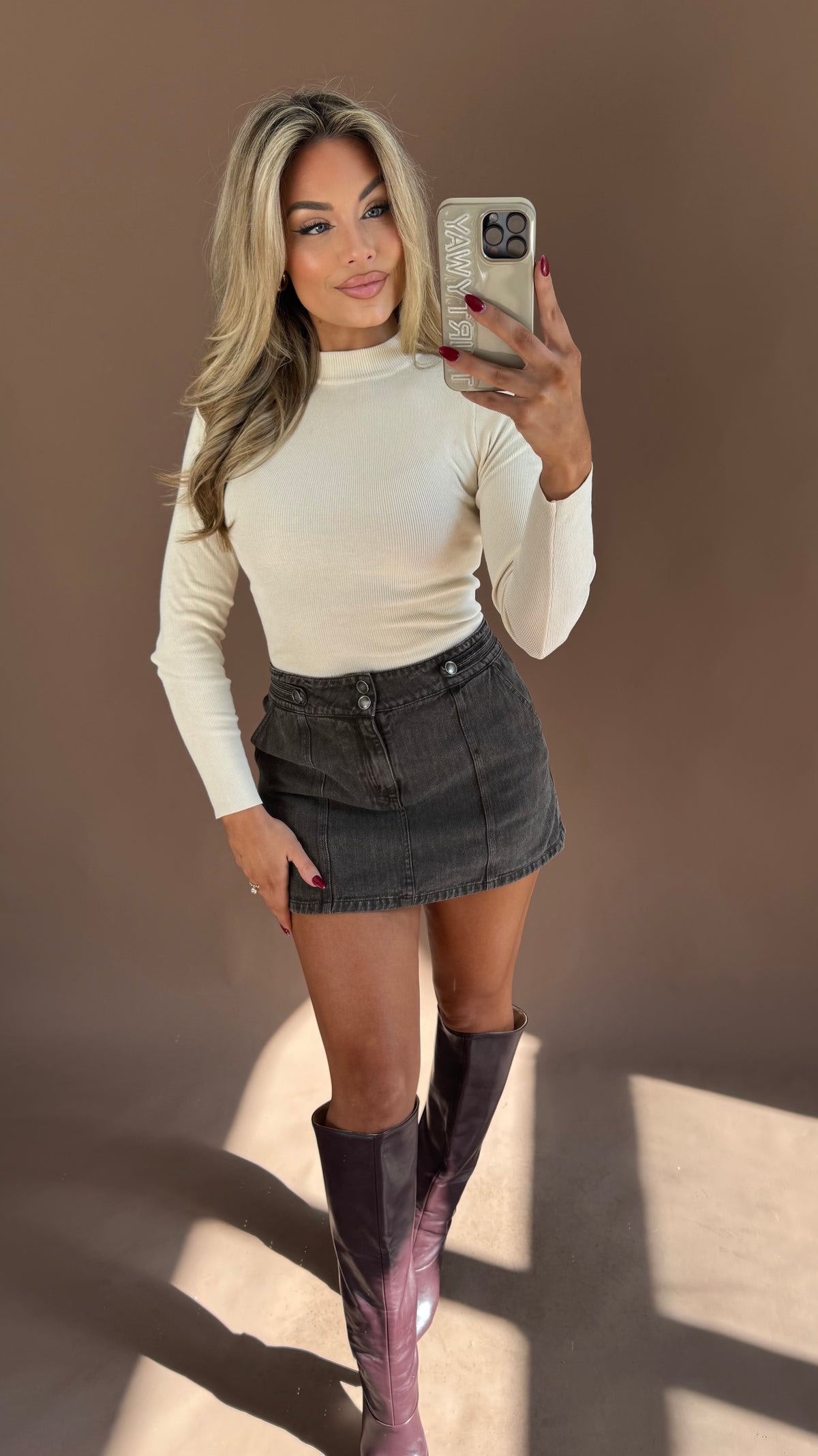 DARK TOFFEE DENIM MINI SKORT