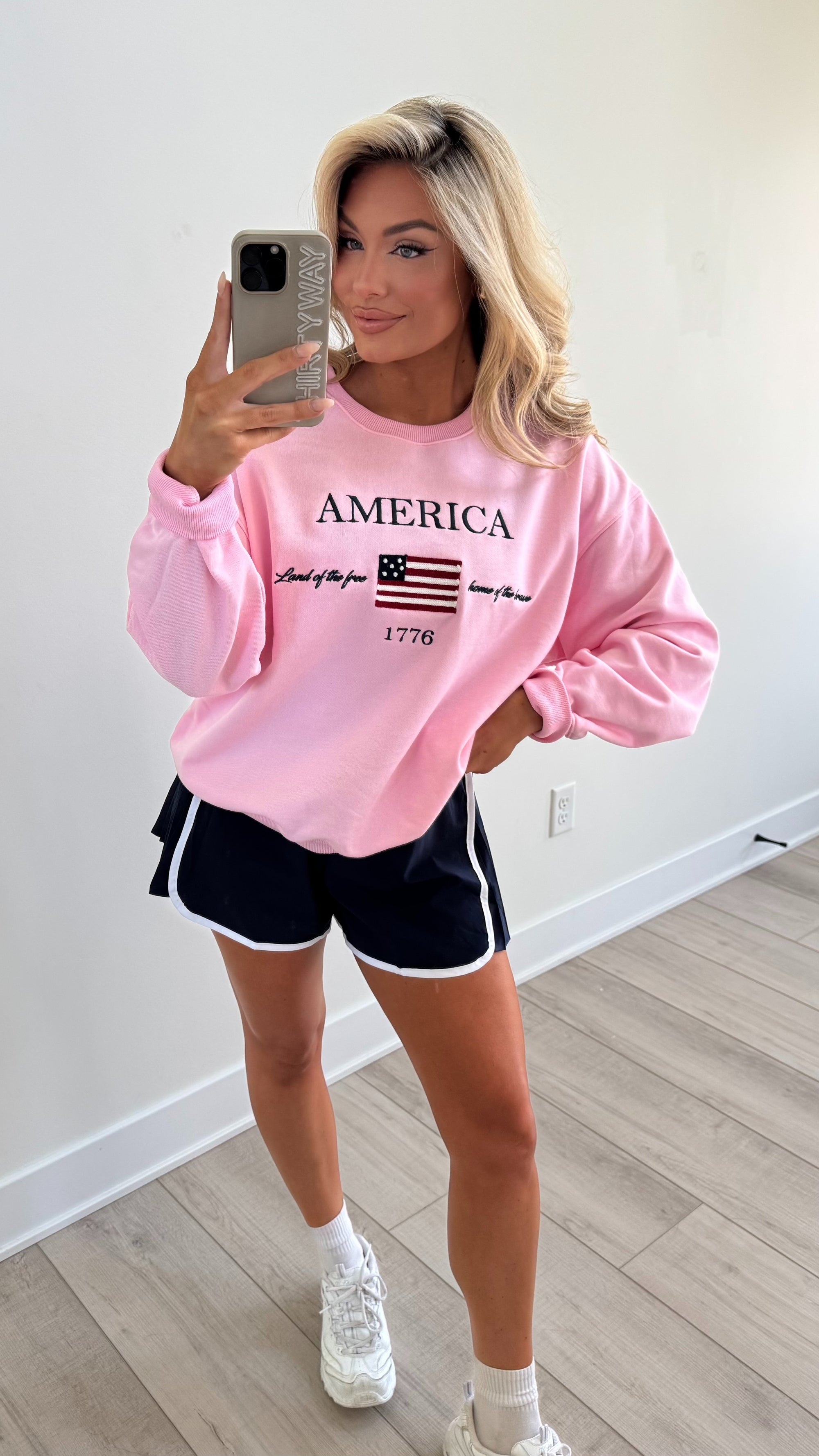 AMERICAN SWEETHEART CREWNECK