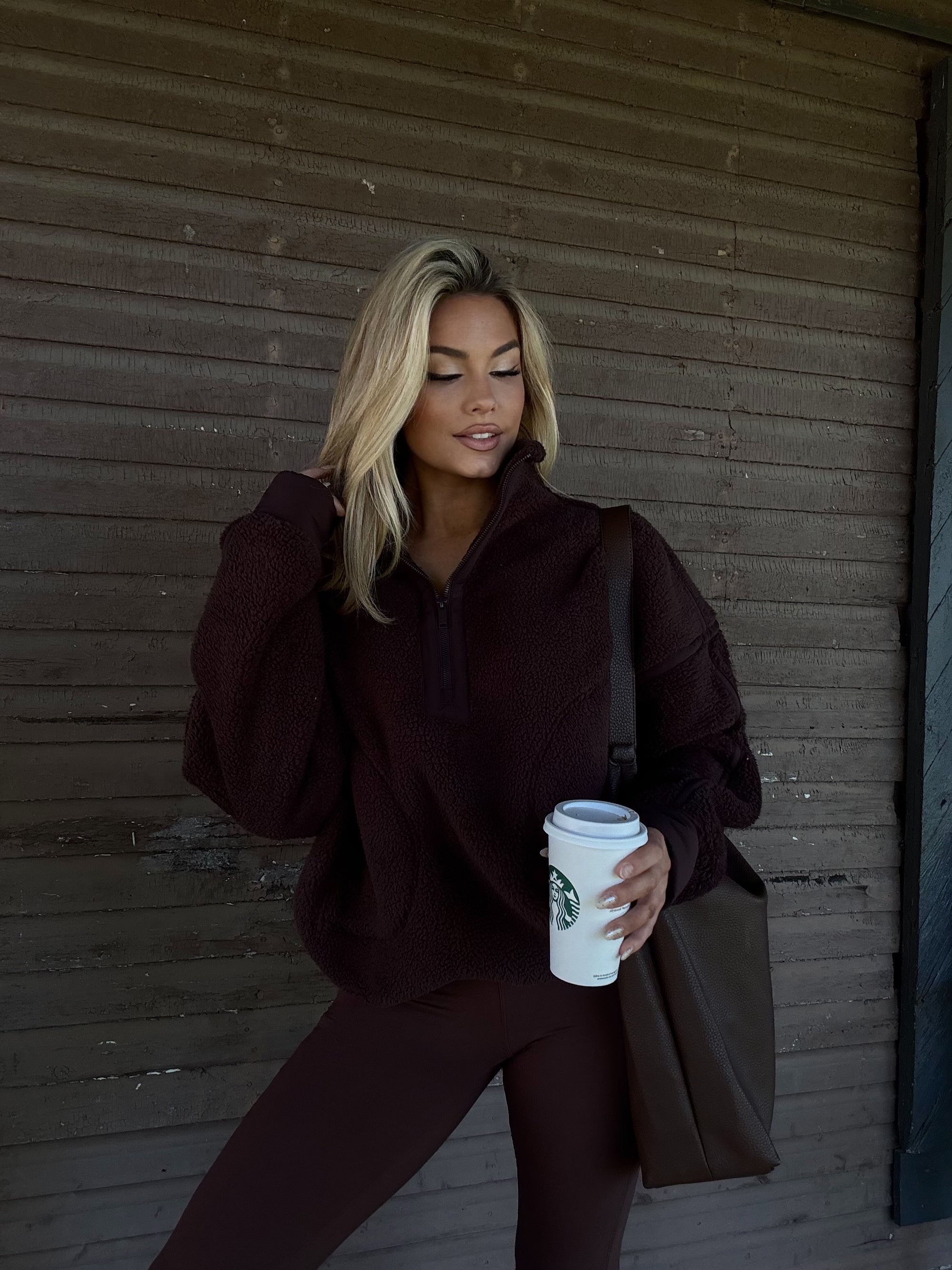 CABIN OVERSIZED SHERPA FLEECE CHOCOLATE