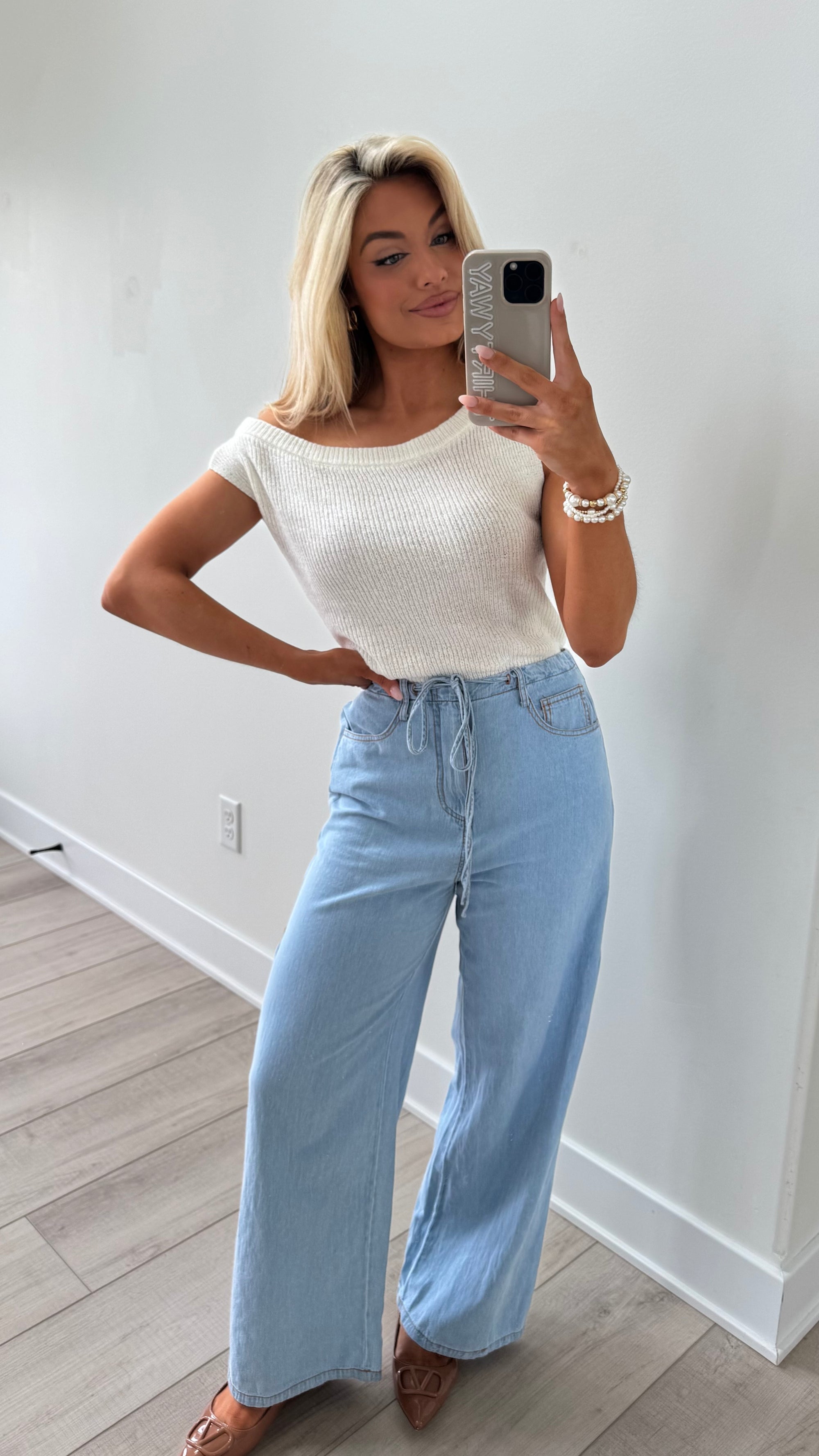 HIGH-WAISTED STRAIGHT LEG PANTS DENIM
