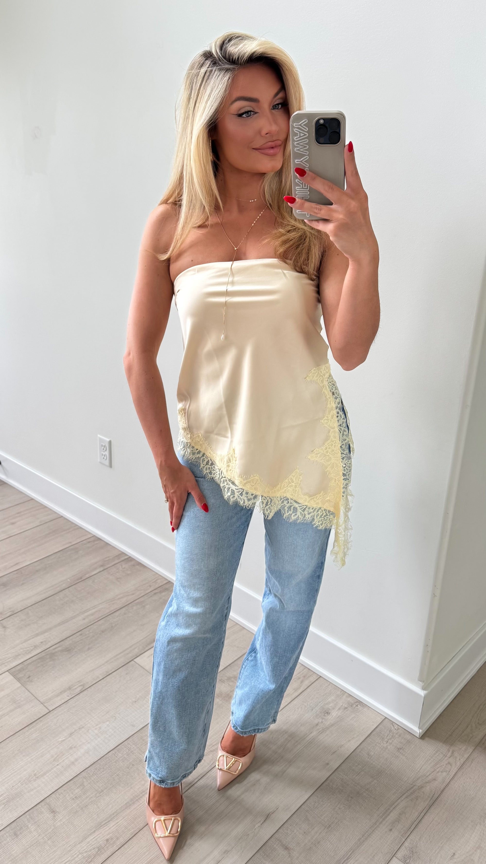 ROSETTE STRAPLESS LACE TOP BUTTER