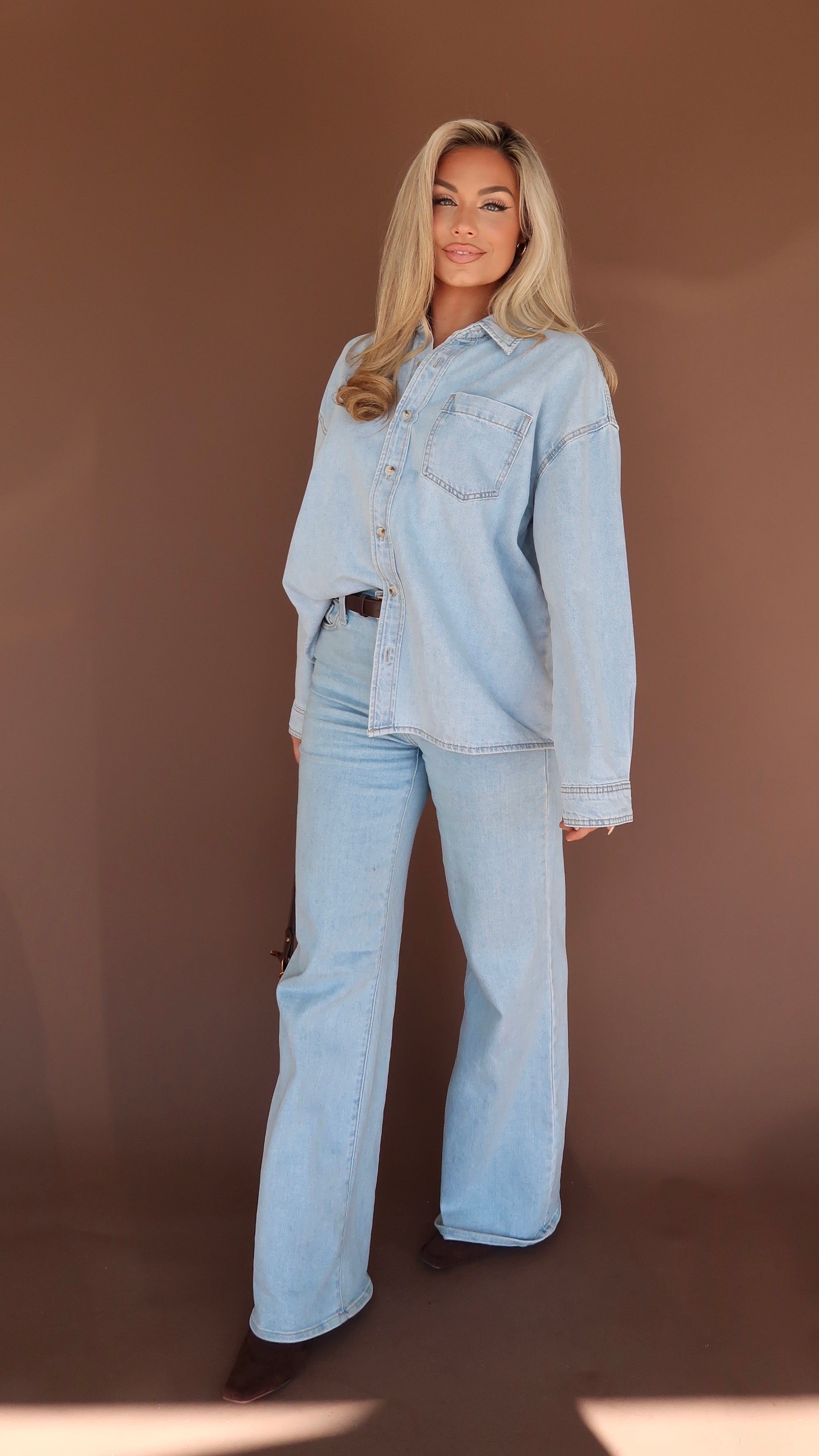 CORE OVERSIZED DENIM BUTTON DOWN LIGHT WASH