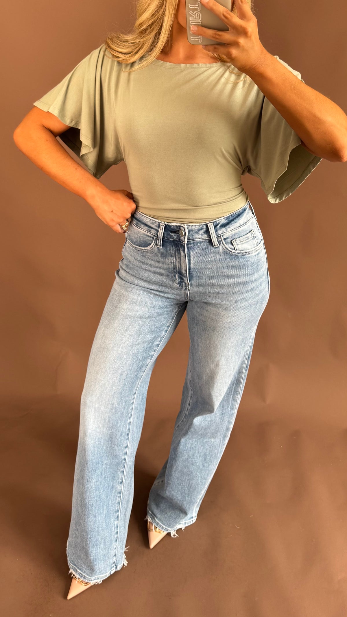HIGH-RISE WIDE LEG DENIM