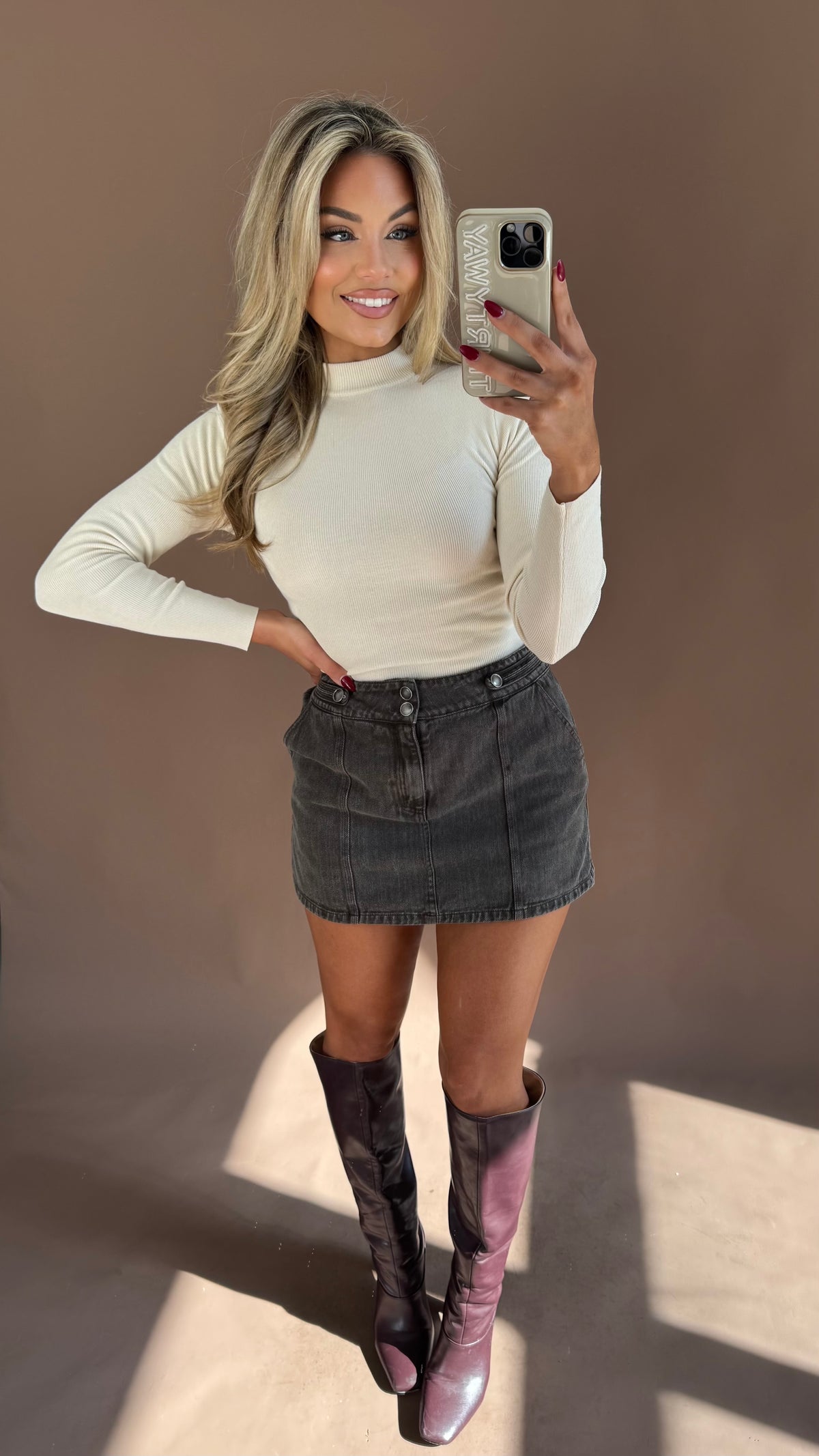 DARK TOFFEE DENIM MINI SKORT