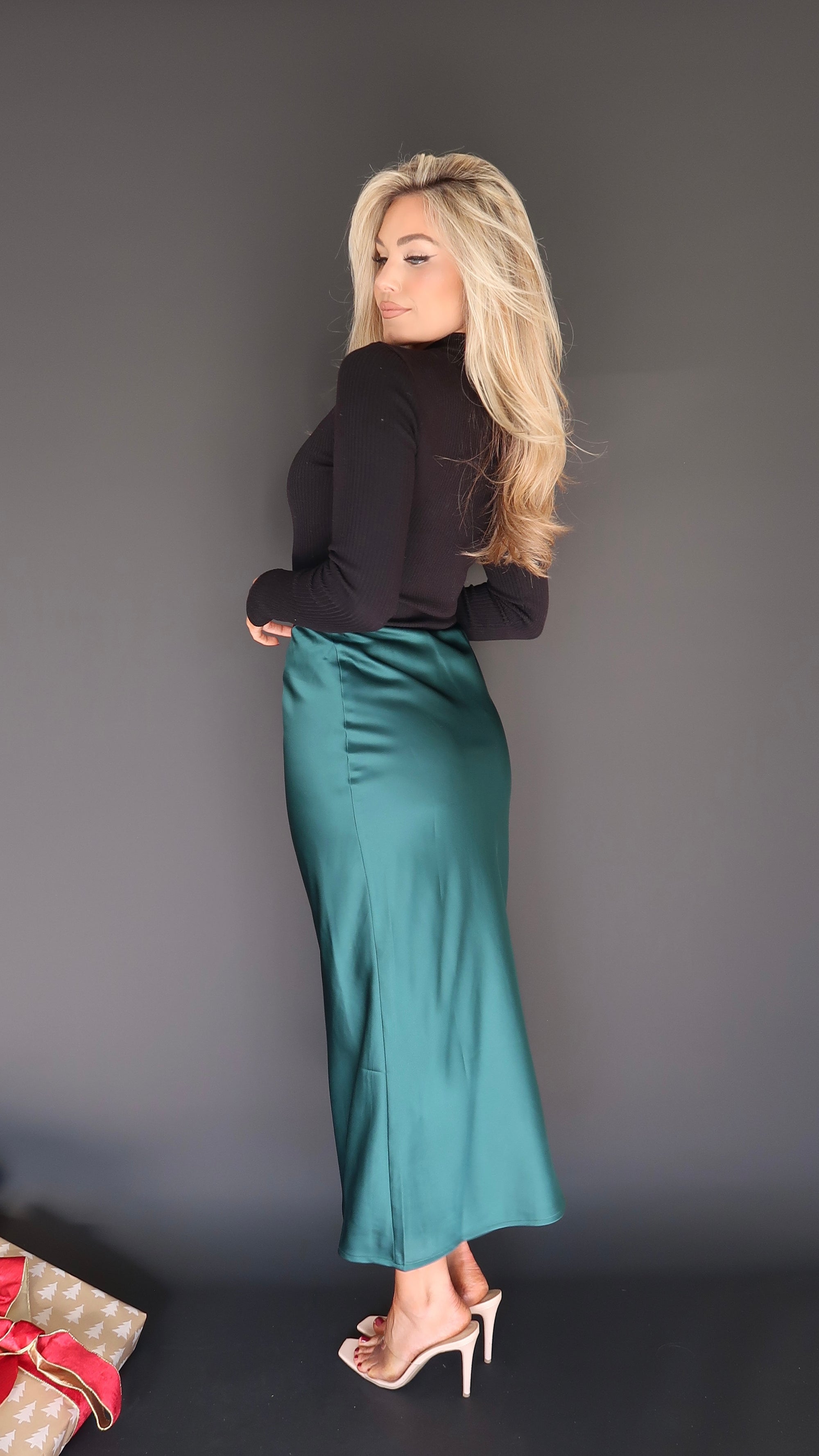 SARA SATIN SLIP SKIRT EMERALD