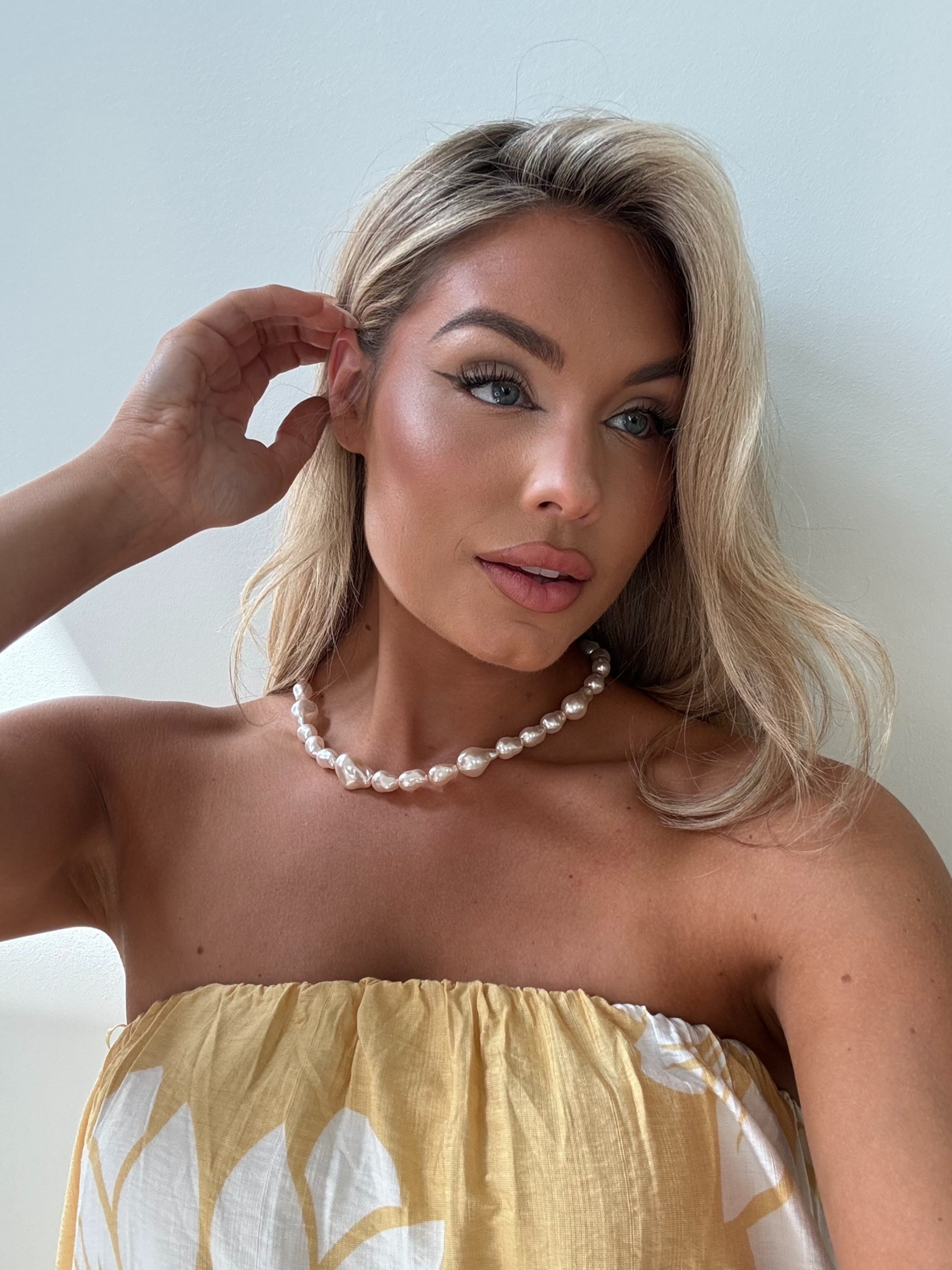 PEARL BEADED NECKLACE